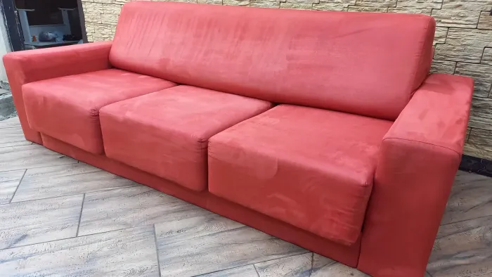 Entrego: Sofá Plenitude Design 3 lugares retrateis em tecido vermelho higienizado