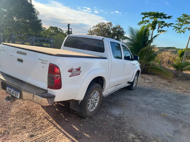 Toyota Hilux CD SRV D4-d 4X4 3.0 TDI Diesel AUT 2014