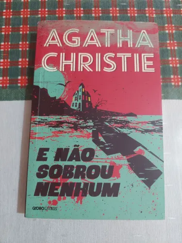 Livro E não sobrou nenhum Agatha Christie