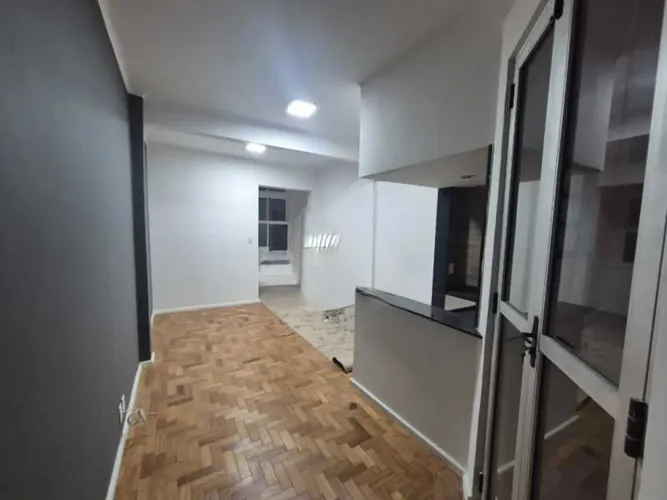 Apartamento : / Residencial / Glória