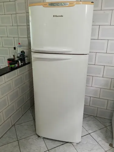Refrigerador Electrolux frost free litragem 440 litros, funcionando tudo ok em ótima
