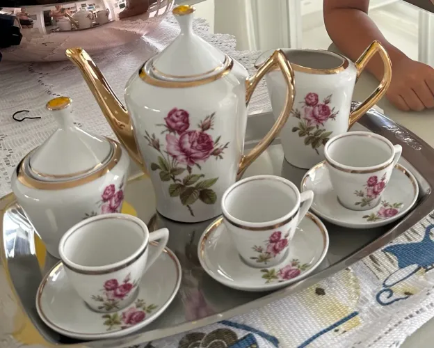 CONJUNTO DE CAFÉ POZZANI - PORCELANA VINTAGE