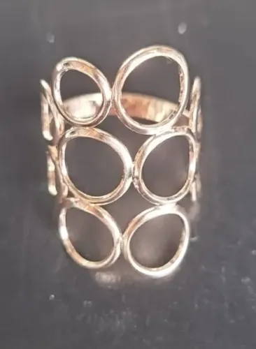 Anel Círculos Vazados