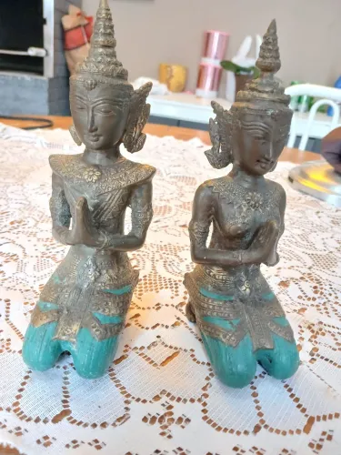 Estátuas lindas e em ótimo estado! Estátuas em bronze Casal venda das duas peças