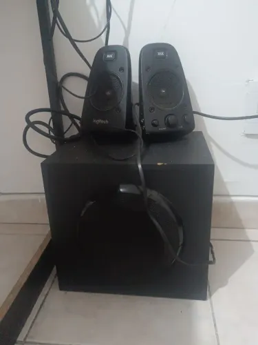 Caixa de Som Antiga (Sem Bluetooth)