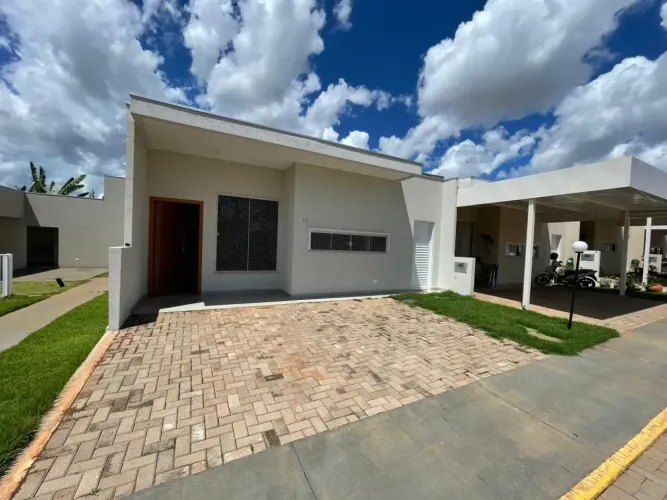 Casa em condomínio no Jardim Seminário