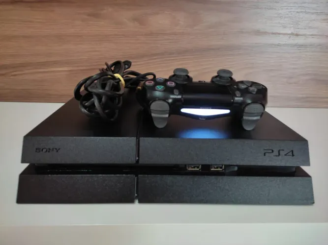 PS4 - 3 meses de garantia (18x no cartão de crédito)
