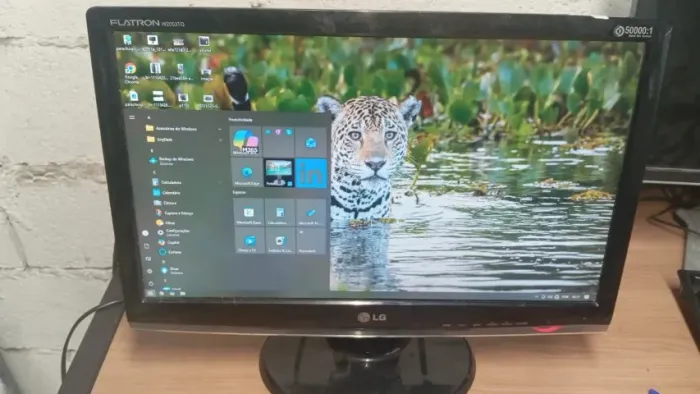 Monitor Lg Flatron W2053tq 20' Polegadas Tela Em Bom Estado