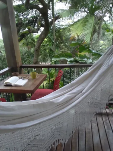 Loft com vista para jardim tropical no Canto da Lagoa