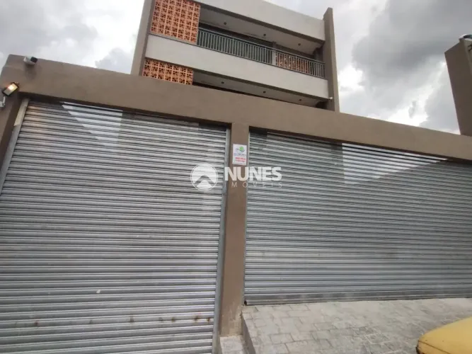 Prédio comercial com 270 m², com 4 salões livre e versátil, ideal para diferentes tipos de