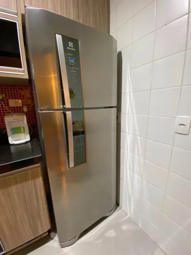 Vendo geladeira Electrolux com defeito