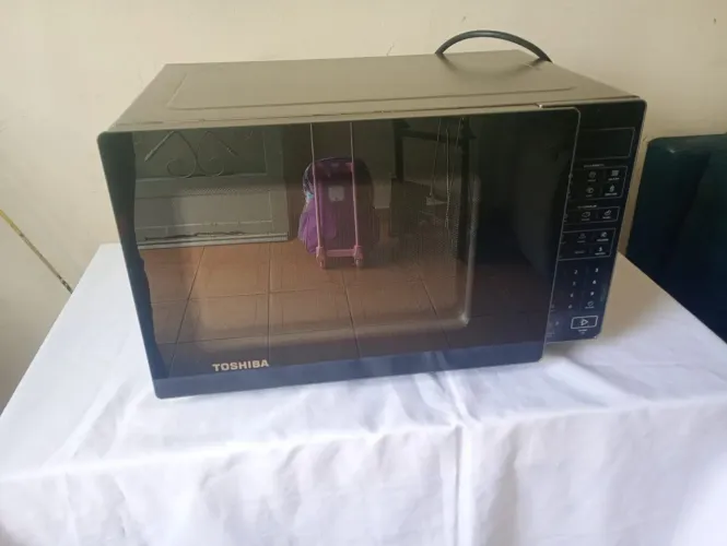 Microondas Toshiba 127V - SEMI NOVO - R$380,00