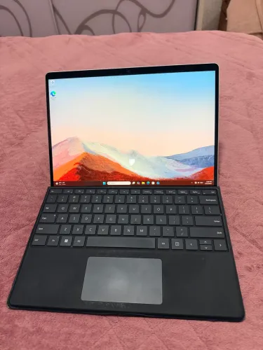 Surface pro 8, 1tb, 16gb, i5 11gen