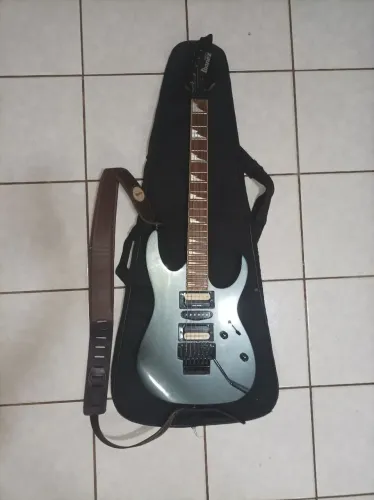 Guitarra Ibanez com Malagoli