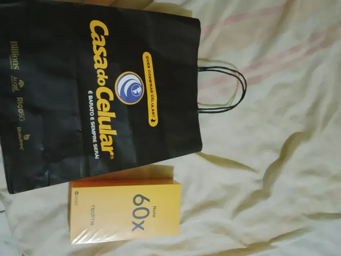 Celular muito novo com um mês de comprado com dois anos de garantia chama ?