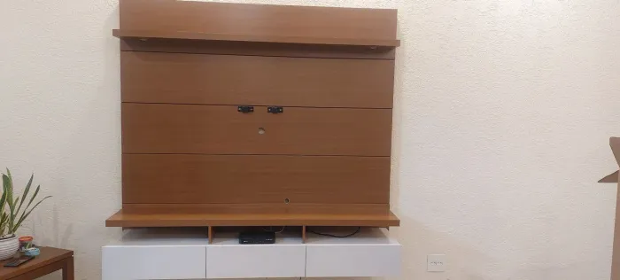 Rack painel de TV Seminovo Promoção Aproveite ótimo estado 