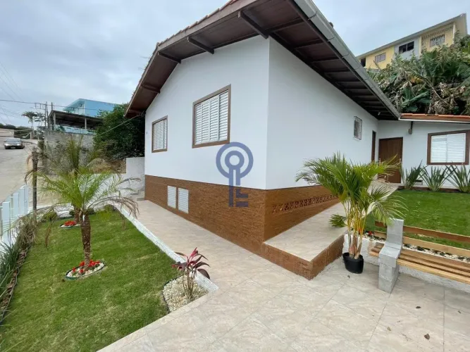 Casa 3 quartos Carvoeira