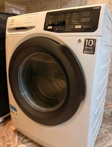 Máquina de Lavar Frontal Electrolux 11kg Inverter Premium Care com Água Quente/Vapor