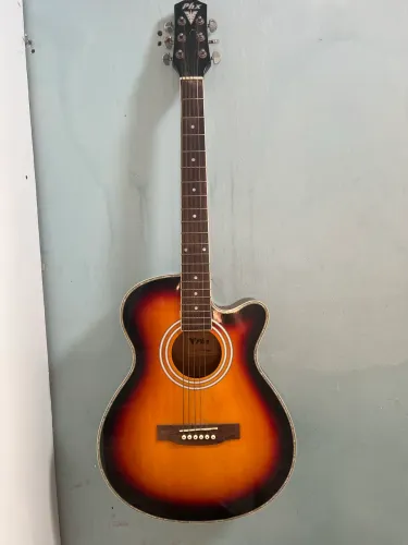 Vendo este violão PHX, afinador embutido, tem entrada para conectar em caixa de som