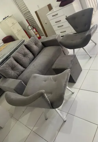 Kit Sofá 3 Lugares com almofadas soltas, 2 Poltronas e um Puff - Entrega Imediata;