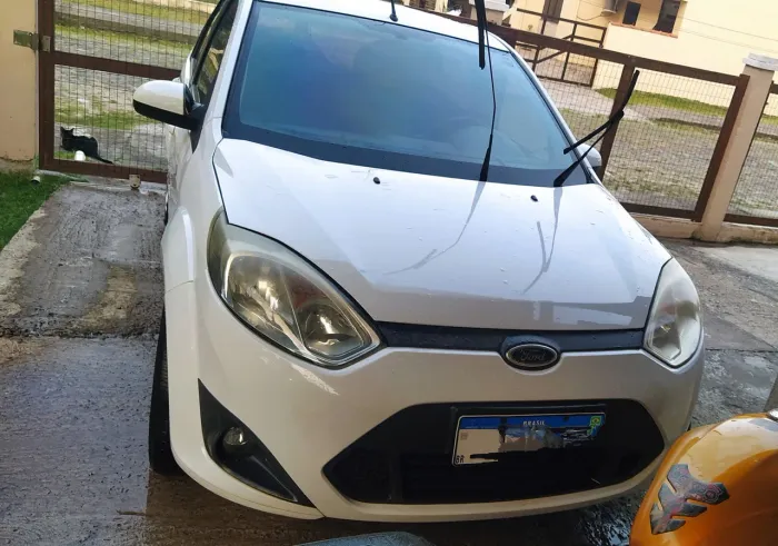 Ford Fiesta SE 1.6 8V Flex 5P 2014