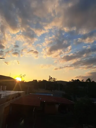 CASA EM ÁREA NOBRE COM 600m² | QUINTAL AMPLO E VISTA INCRÍVEL - TRÊS RIOS / RJ