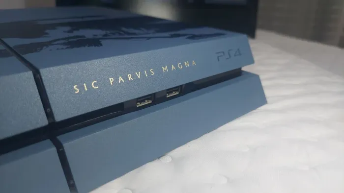 Playstation 4 fat edição Uncharted 4 japonês impecável. 