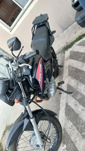 YBR 125 Factor ano 2014