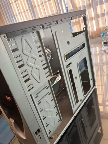 Carcaça de CPU, alguns com fonte para tirar, placa e etc. R$65 cada, valor à combinar!!