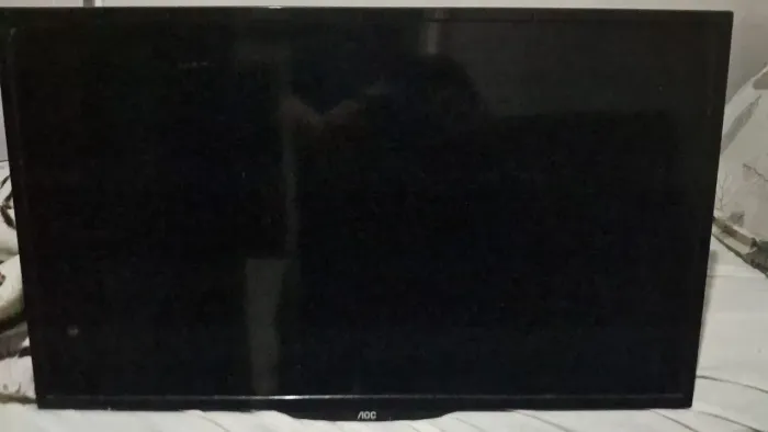 T AOC em ótimo estado 500 reais