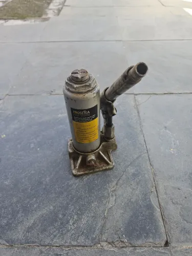 MACACO HIDRÁULICO PARA 4 TONELADAS .R$90,00
