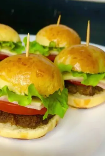 Fazemos mini hambúrgueres pra festa ou eventos 
