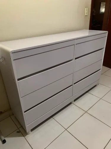 Comoda 8 gavetas 100 % Mdf com pés 