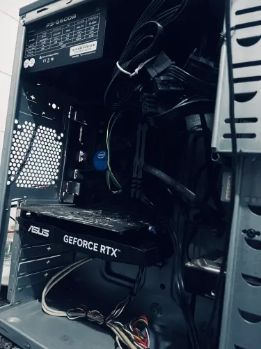 PC GAMER RTX 3050 6GB + i5 10ª + 40GB RAM + MONITOR