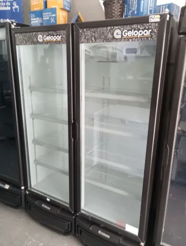 NZ. Expositor refrigerado 2 portas 950L Gelopar