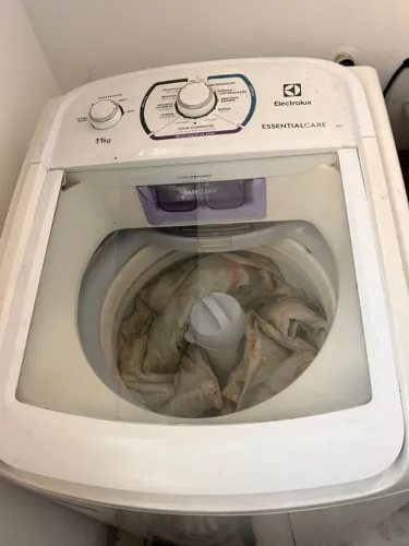 Máquina de Lavar Electrolux 11kg Branca Essential Care com Easy Clean e Filtro Fiapos (LES