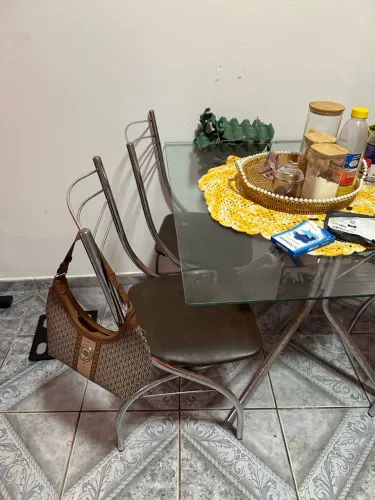 Mesa com 4 cadeiras 500 de aço