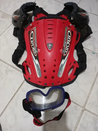 Colete para Motocross com oculos
