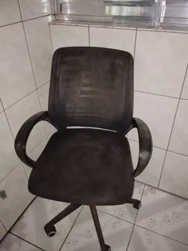 Cadeira preta de escritório 