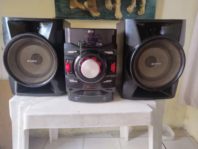 VENDO UM SOM LG FUNCIONANDO CD RAIDO PEDRAV BUT