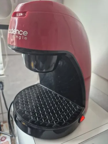 Cafeteira Cadence Vermelha 110 volts CAF211 - Não acompanha o filtro.