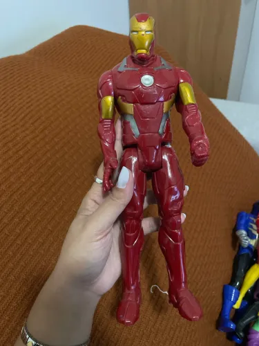 Boneco Marvel Homem de Ferro Articulado 30cm