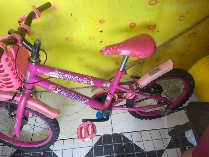 Bicicleta usada,aro 16 possui rodinhas. Aceito cartão