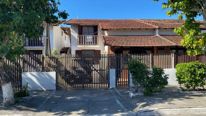 Casa em Cabo Frio praia do Pero vendo e alugo para temporadas