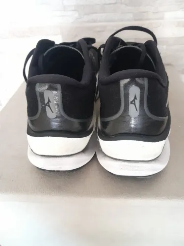 Tênis Mizuno Wave Creation 26