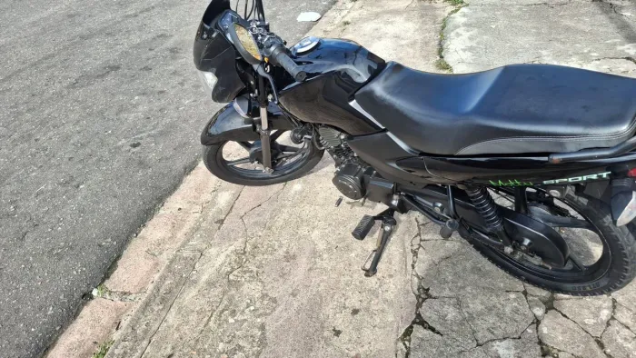 Moto quitada e selada 