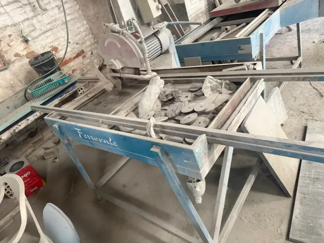 Maquina de cortar mármore porcelanato ferrovale