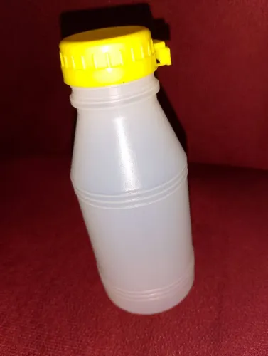 Garrafa Plástica com Tampa