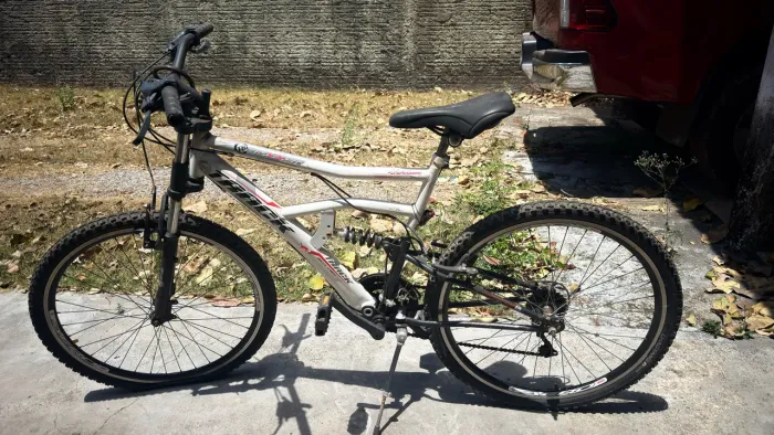 Bicicleta Track & Bikes - Dupla Suspensão (Mountain Bike)