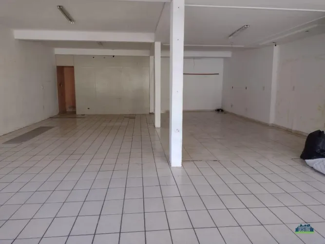 Alugue Sobre loja no Pólo da Glória com 90m²